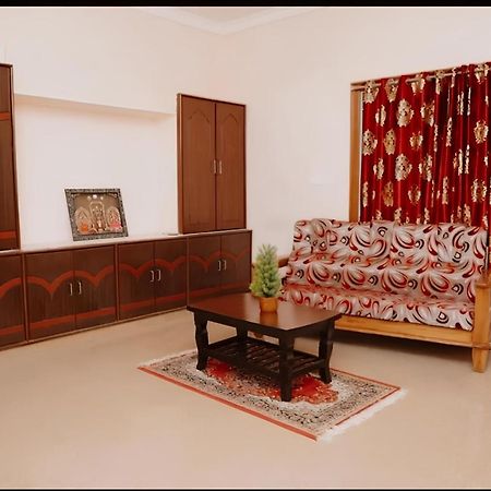 Sls Homestay - Luxury Ac Service Apartments 1Bhk, 2Bhk, 3Bhk - Direct Flyover To Alipiri Tirumala Gate - Walk To Ps4 Pure Veg Restaurants, Supermarkets - Near To National Highway & Padmavathi Amma Temple - Modular Kitchen, Living Room -Free Superfast Tirupati Zewnętrze zdjęcie